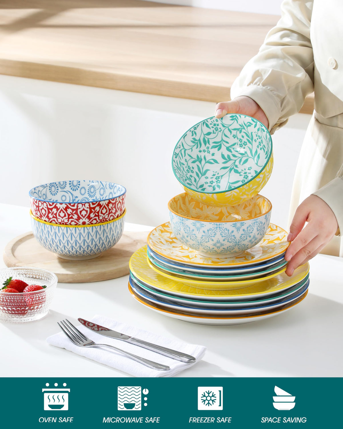 Plates and Bowls Set for 4, 12 Pieces Porcelain Dinnerware W810847